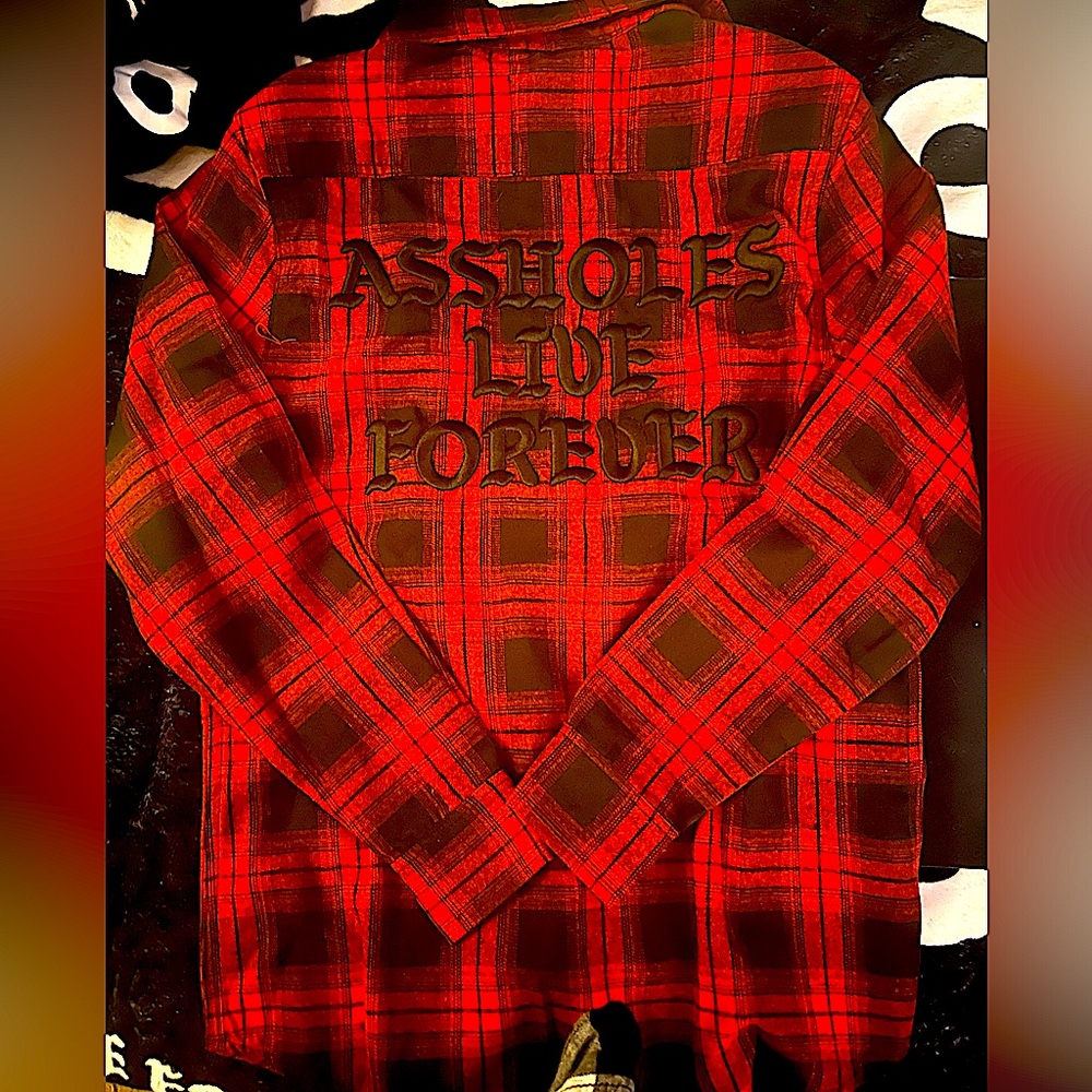 NWOT Assholes live forever men’s embroidered flannel size small.